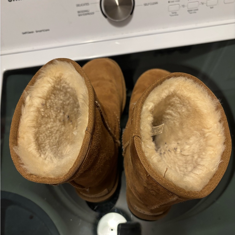 UGG Classic Short Chestnut Suede Shearling Boots - Picture 4 of 5